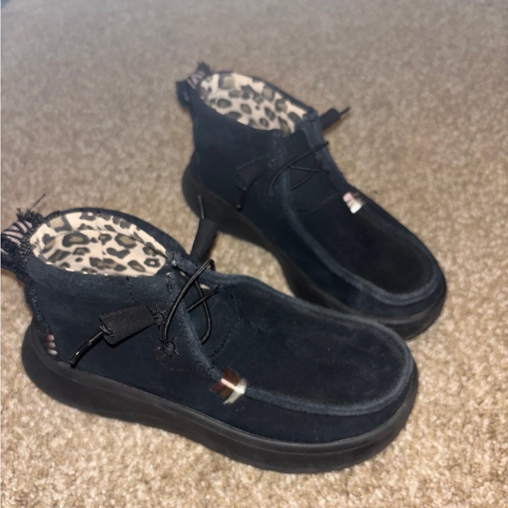 Hey Dude Wendy Peak Hi Suede Black Size 6